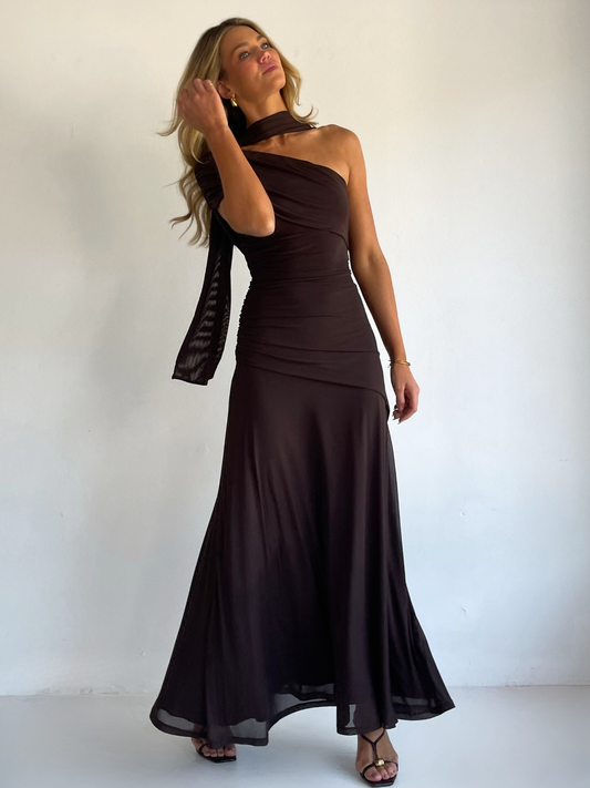 nicola fiesta off shoulder dress Coco girl Jas wears the By Nicola Fiesta Off Shoulder Maxi Dress in Verde Fleur. , Crafted to turn heads, it showcases a graceful off-shoulder neckline that brings an air of romance and sophistication