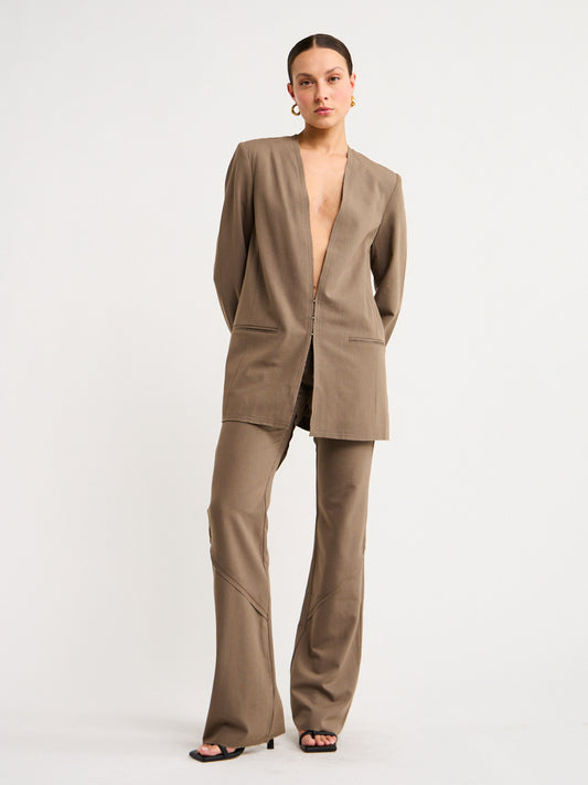 Bec and Bridge Alexia Bootleg Pant in Toffee