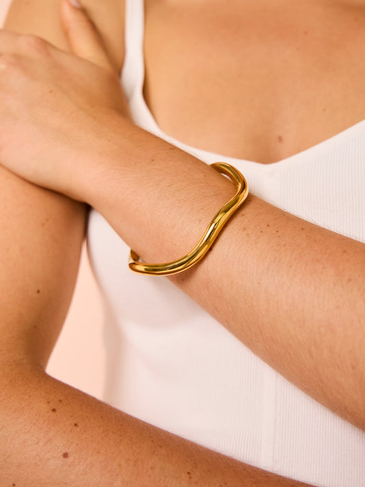 Porter Chubby Wave Bangle in Gold