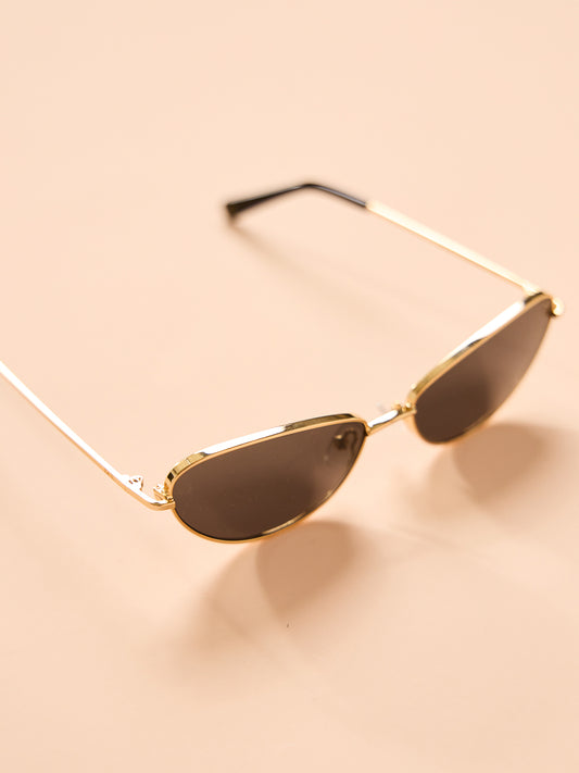 Raie Hailey Sunglasses in Gold