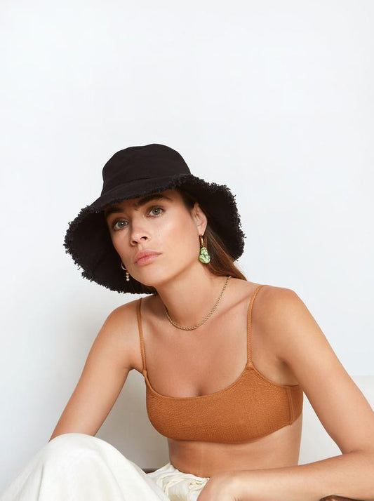 Avenue Sophia Bucket Hat in Black